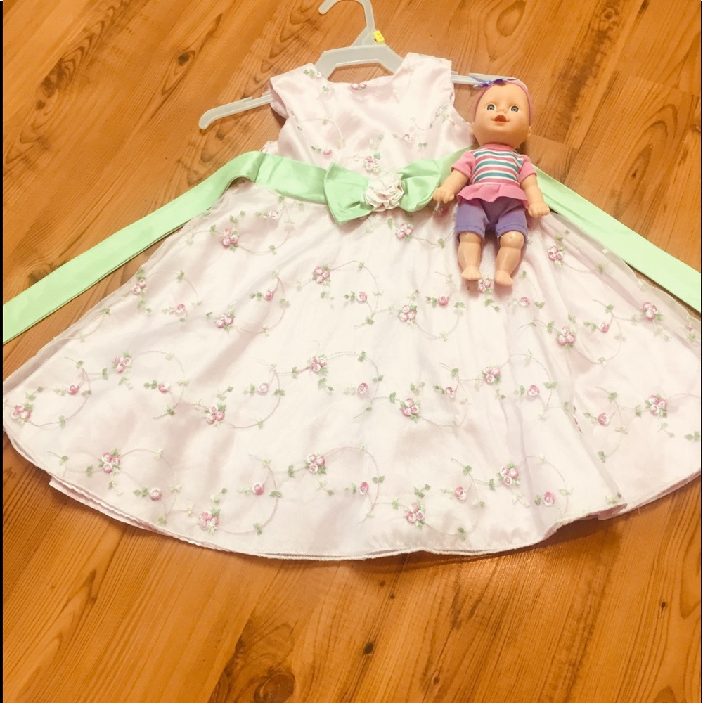 🦋🦋🦋George girls dress size 3t🌸🌸🌸